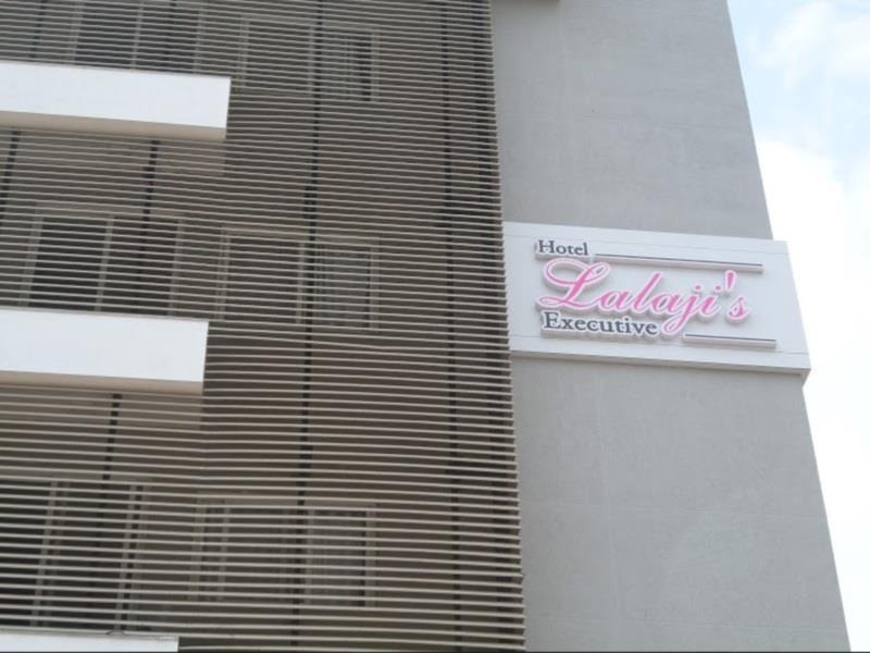 Hotel Treebo Lalaji'S Executive Aurangābād Esterno foto