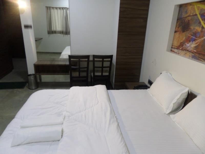 Hotel Treebo Lalaji'S Executive Aurangābād Esterno foto