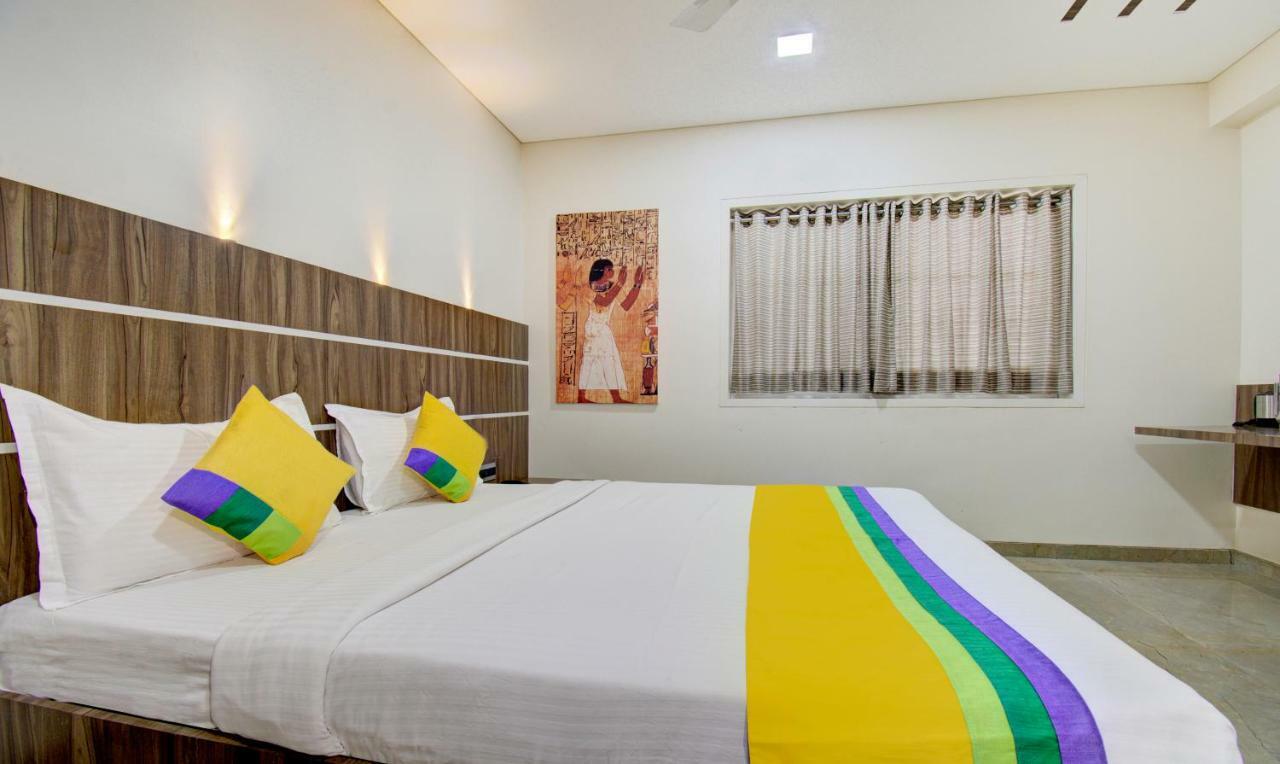 Hotel Treebo Lalaji'S Executive Aurangābād Esterno foto