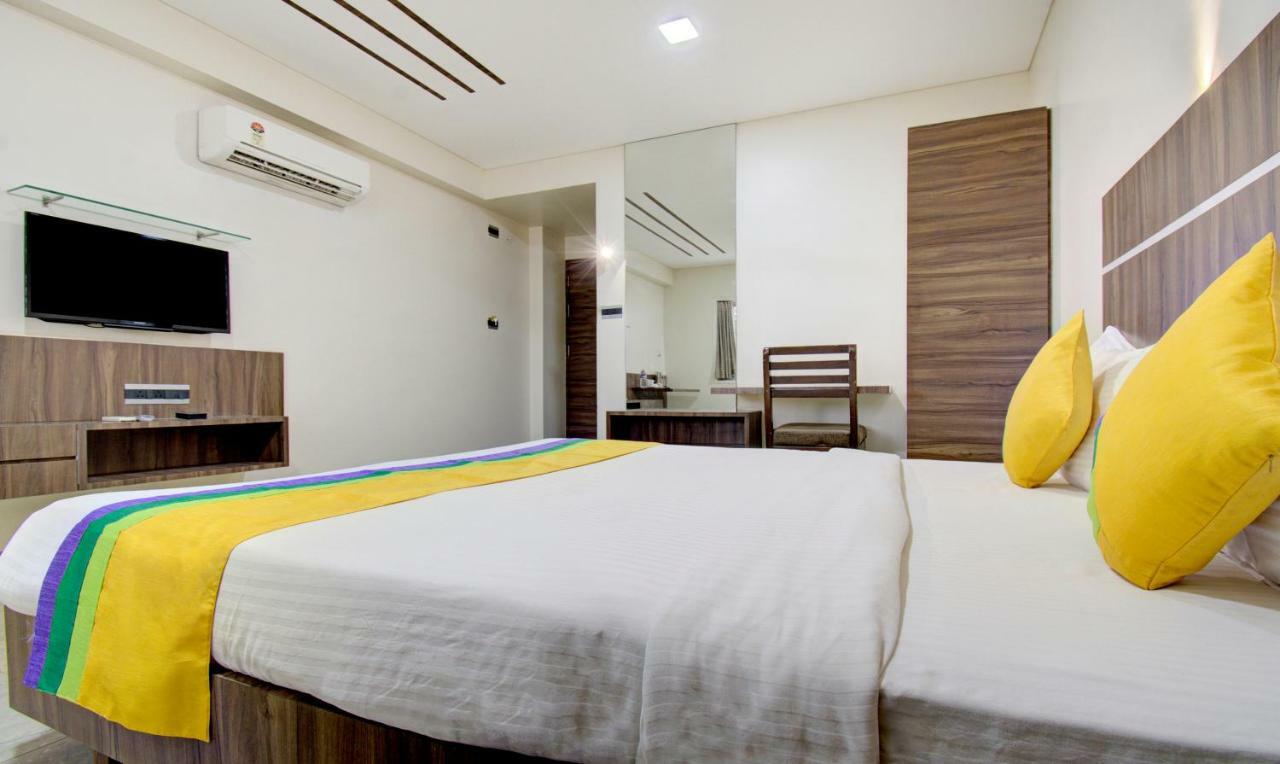 Hotel Treebo Lalaji'S Executive Aurangābād Esterno foto