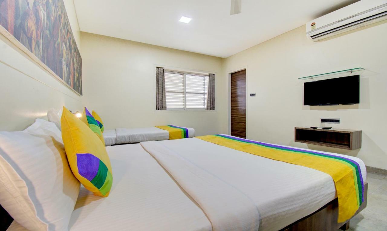 Hotel Treebo Lalaji'S Executive Aurangābād Esterno foto