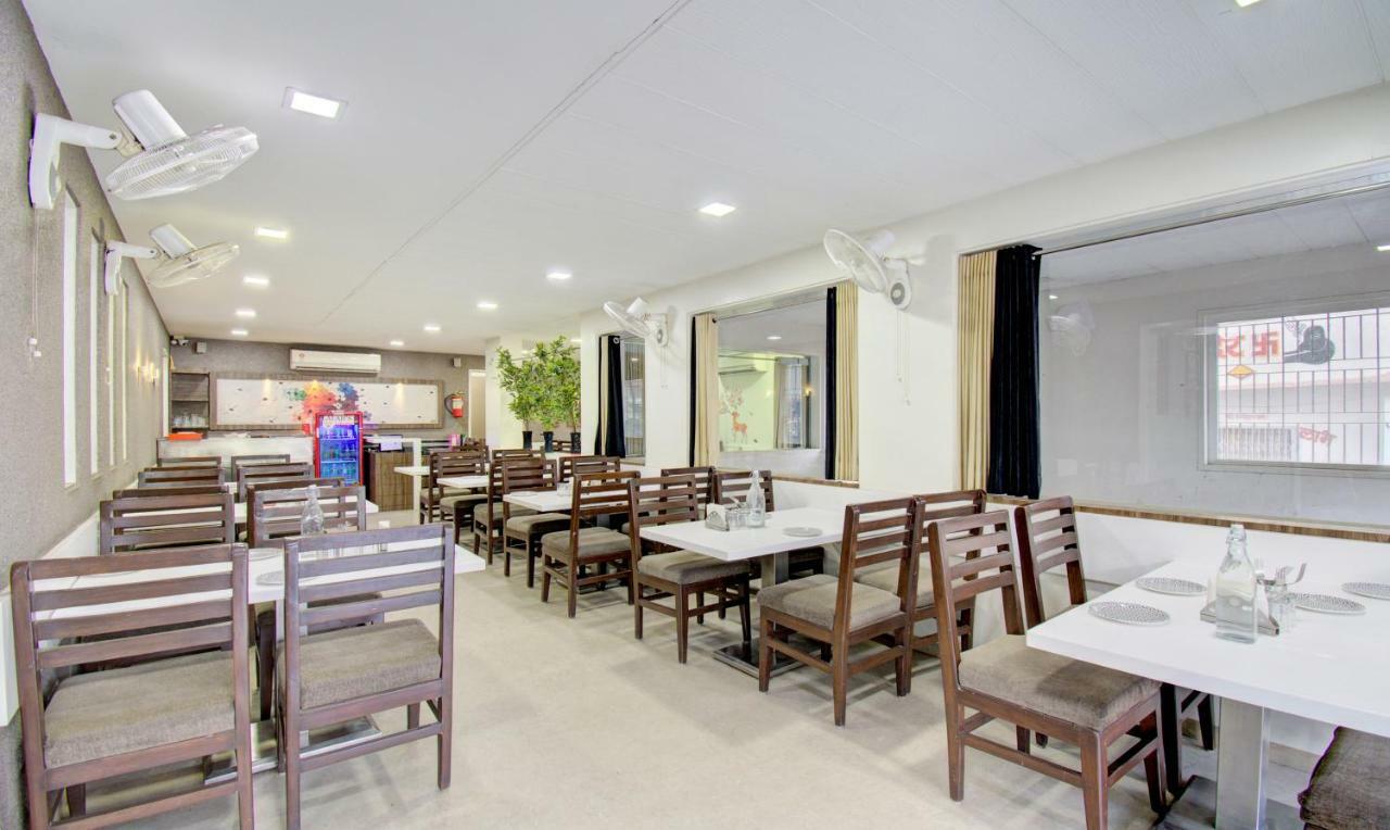 Hotel Treebo Lalaji'S Executive Aurangābād Esterno foto