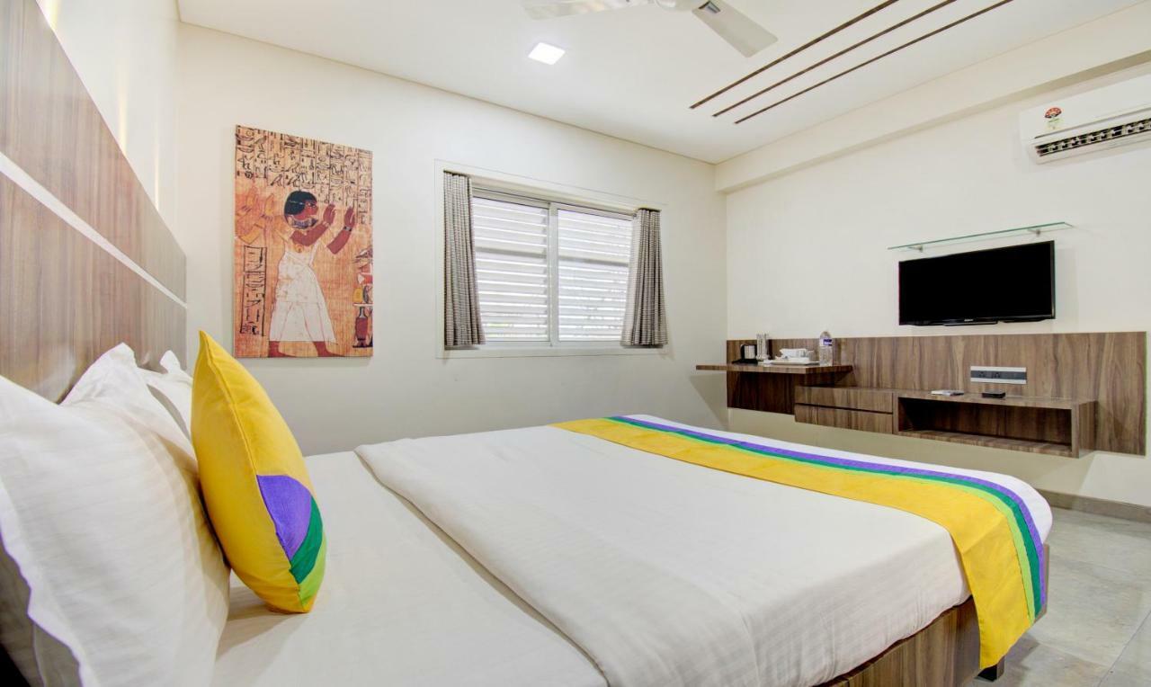 Hotel Treebo Lalaji'S Executive Aurangābād Esterno foto