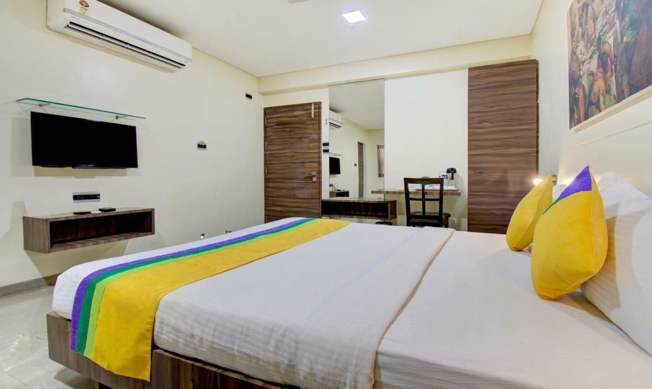 Hotel Treebo Lalaji'S Executive Aurangābād Esterno foto