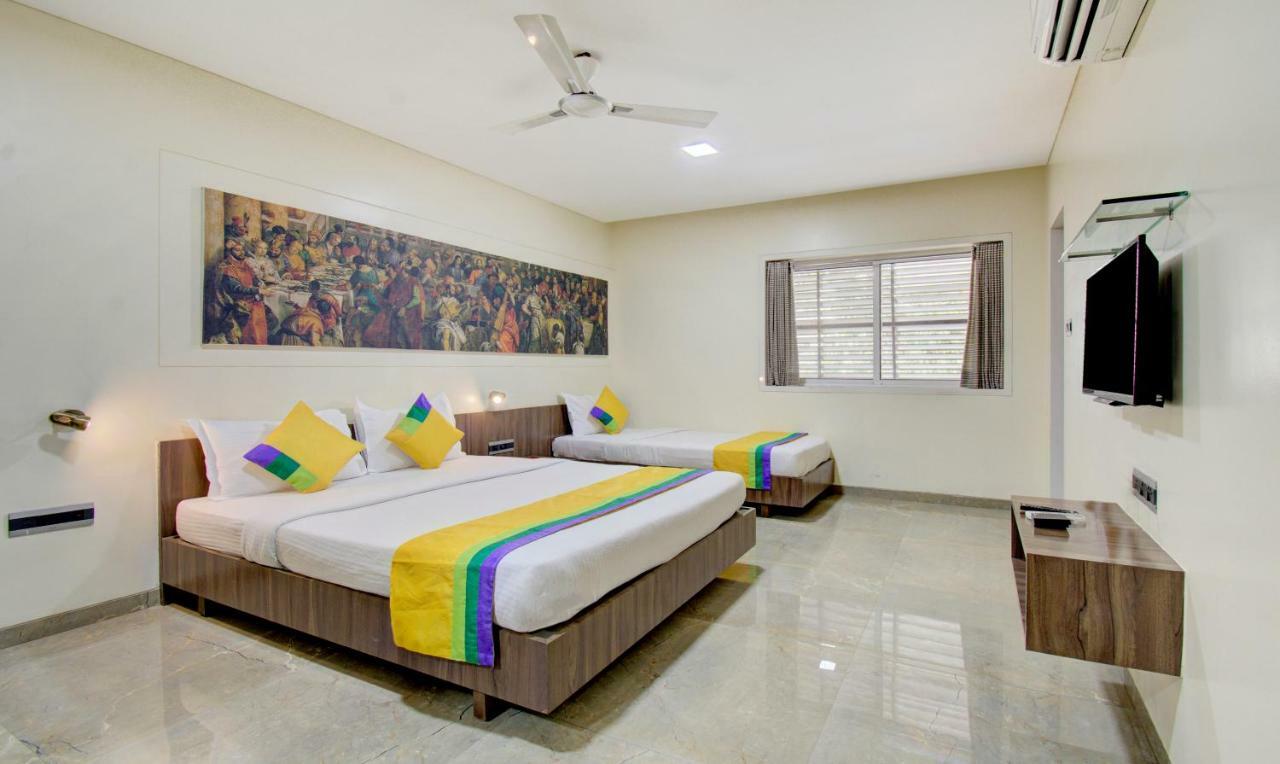 Hotel Treebo Lalaji'S Executive Aurangābād Esterno foto