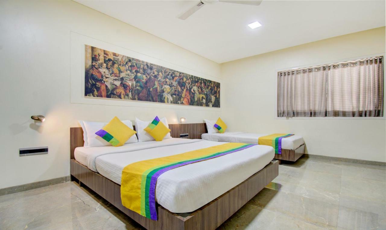 Hotel Treebo Lalaji'S Executive Aurangābād Esterno foto